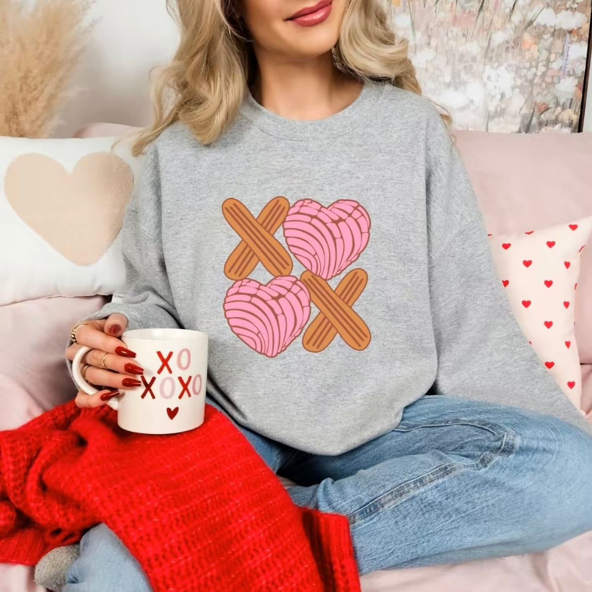 XOXO Pan Dulce Crewneck | Boss Up Cosmetics